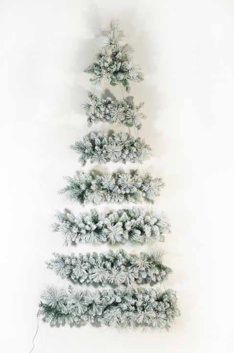Piekarināma mākslīgā eglīte ar sniegu D. 90 CM, 210 CM. - balta photo #1